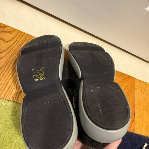 Prada Stylish Black Shoes with Pink and Gray Accents - Picture 7 of 8